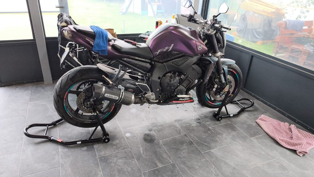 Yamaha fz1-n naked