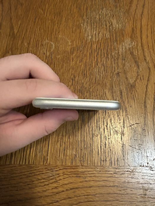 Vand iPhone 8 64Gb Silver