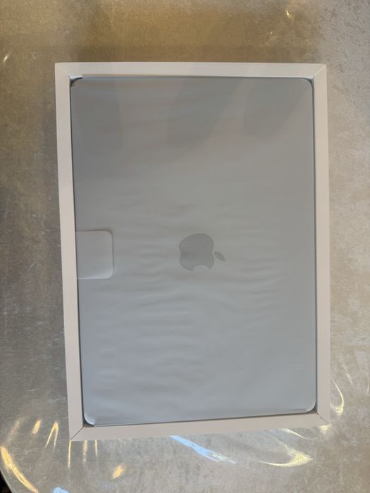 MacBook Air 15 M4, 16/512 ГБ