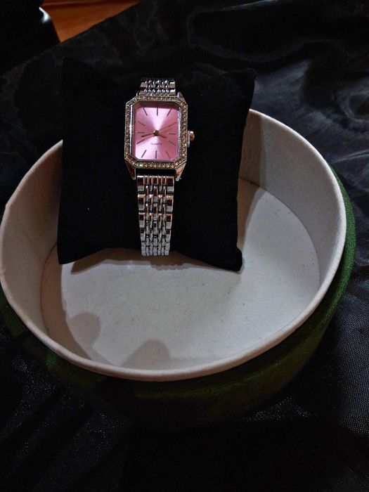 Ceasuri elegante de Dama Quartz
