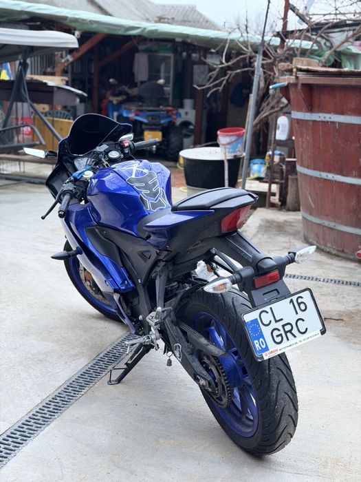 Yamaha yzf r125 (honda cbr suzuki gsxr ktm)