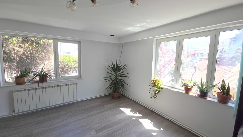 Inchiriez Spatiu zona linistita.