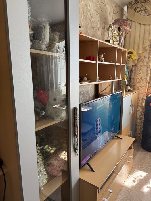 Срочно продам горку в гостиную