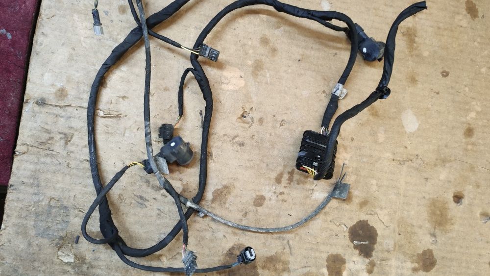 Държач за фар и пластмаси около него за Мерцедес W204 C класа 20015