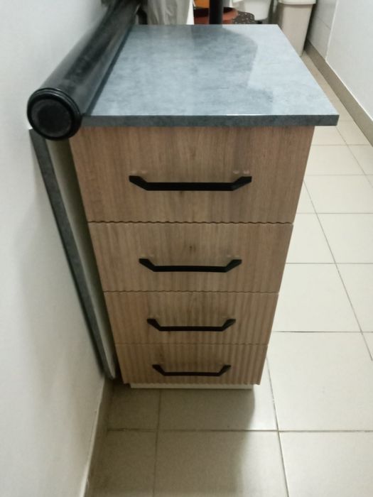 Продам хороший стол