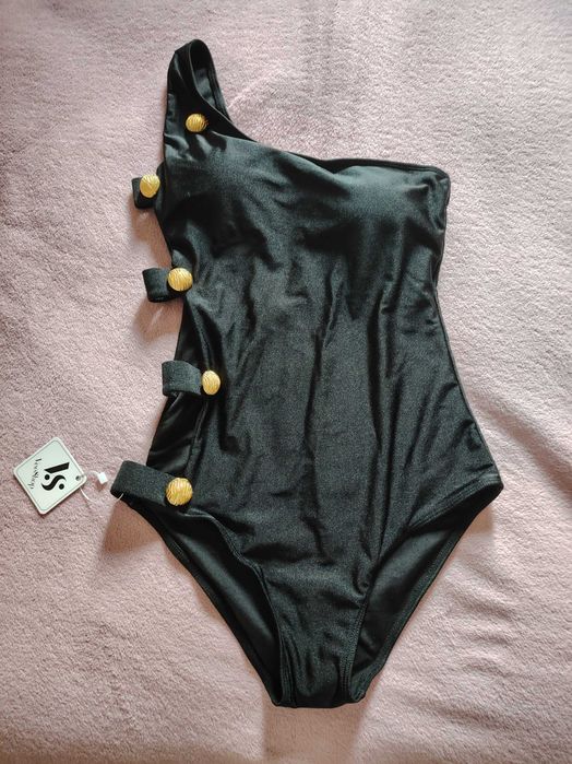 Vand costum de baie