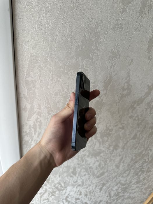 Продам Iphone 13 айфон