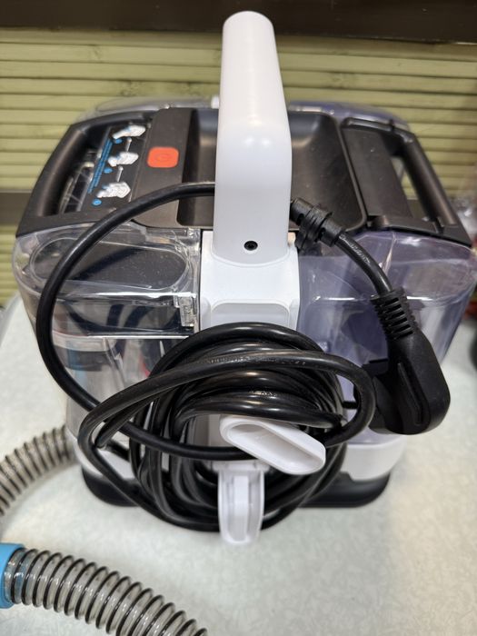 Преносима прахосмукачка за килими и тапицерии Shark StainStriker