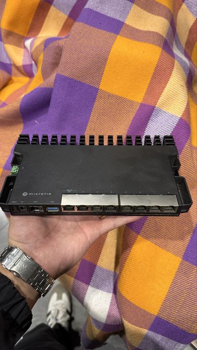 Маршрутизатор MikroTik RB5009UG+S+IN (Отличное состояние)