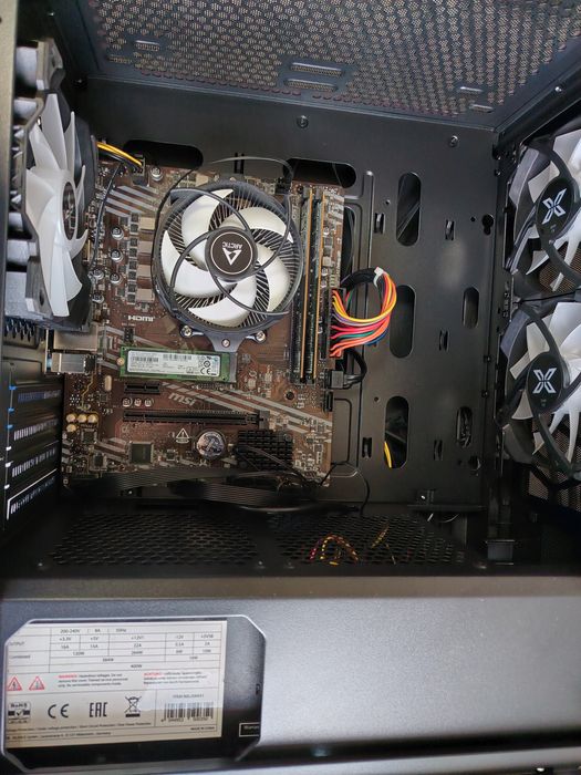 Компютър AMD Ryzen 5 3400G 16gb SSD Radeon™ RX Vega 11