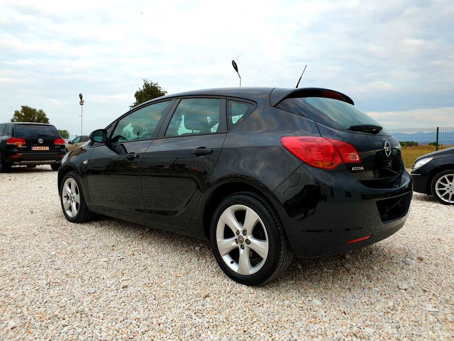 Опел Астра 2012г. Бензин Метан 1,6