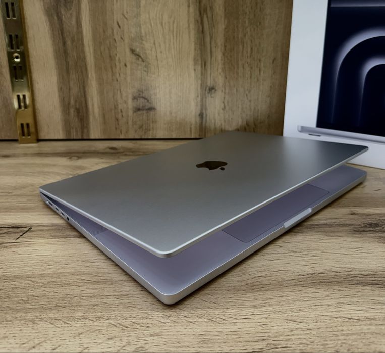 Macbook Pro 16 M3 Max 48/1TB | 40GPU | 16CPU | 100% Battery | 24 Cycle
