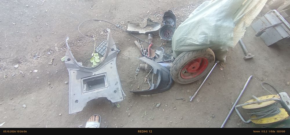 Продам мопед по запчастям