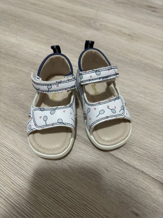 Продам детские сандали