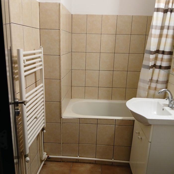 Garsoniera de vânzare