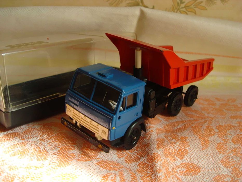 Модель А/М КАМАЗ 5511 металл СССР 1980 е годы (м-б 1:43) Есть обмен.