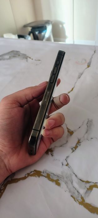 Продам iPhone 15 Pro 256 GB