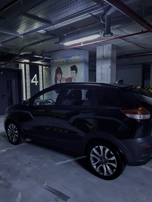 Lada Xray Cross full