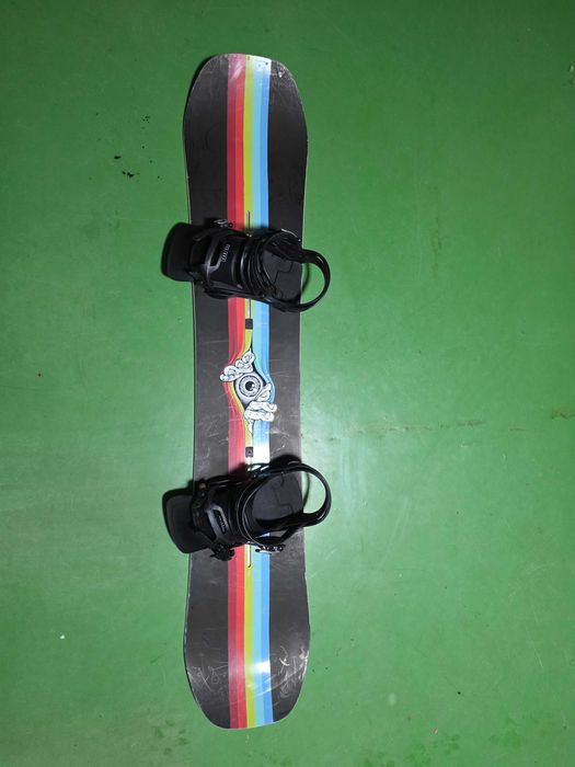 Snowboard Burton 2023 Free thinker + legaturi burton cartel