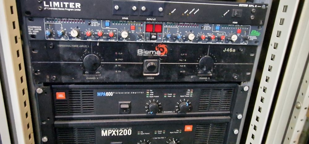 Amplificator jbl mpa 600 2x600 4 ohmi