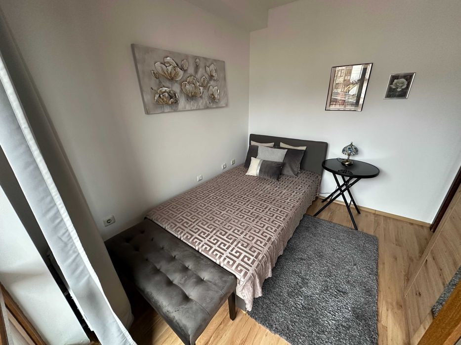 Тристаен апартамент под наем на отлична локация в Банско