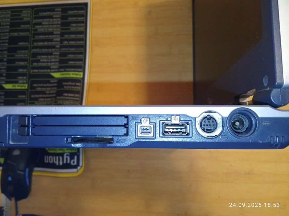 Laptop Fujitsu Siemens Lifebook C1320 – retro, funcțional, Windows 10