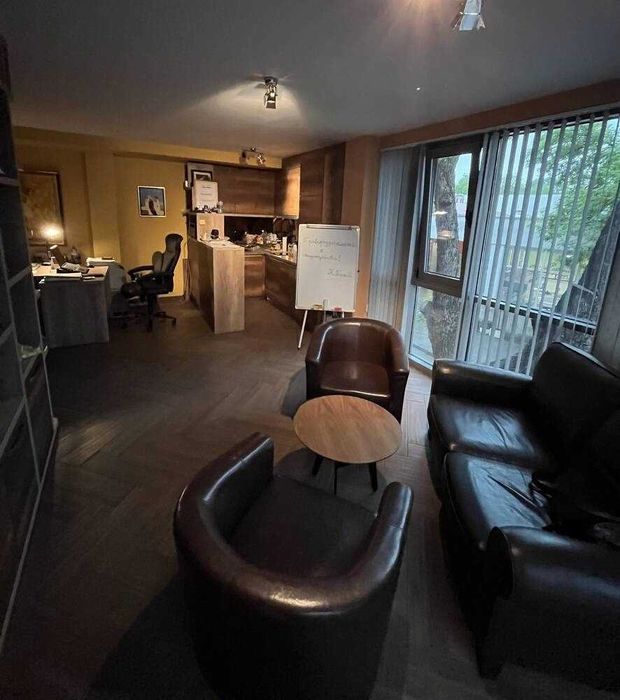 Продава се Двустаен апартамент в Пловдив, Център - 70 кв.м за 2368 €/кв.м - Снимка #4