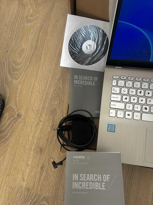 Asus VivoBook S15 S530UA-BQ057 – i5 Gen 8 / 8GB RAM / 256GB SSD / Full HD / Tastatură iluminată