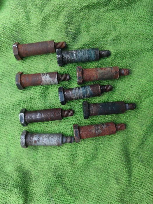 Оригинальные болты капота на бмв Е34