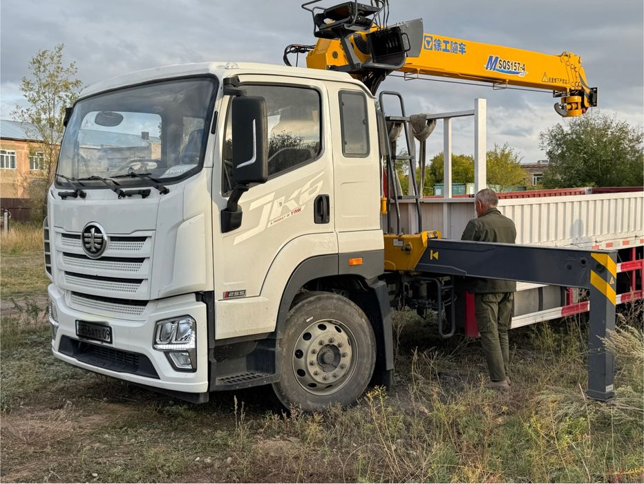 Услуги манипулятора и автовышки.