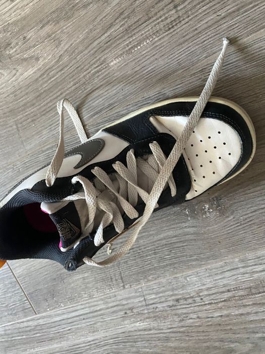 Nike court borough low