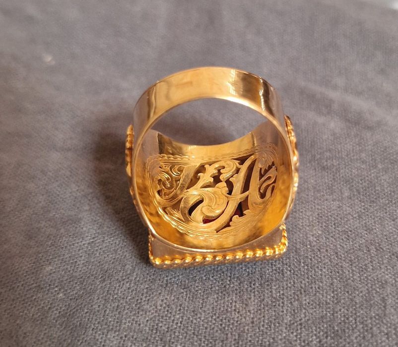 Продам мужскую печатку