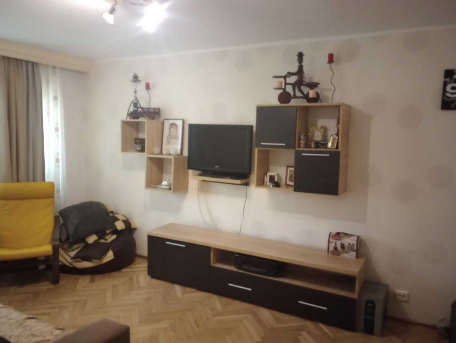 Inchiriez apartament 3 camere in Drumul Taberei - la 5 min. de metrou.