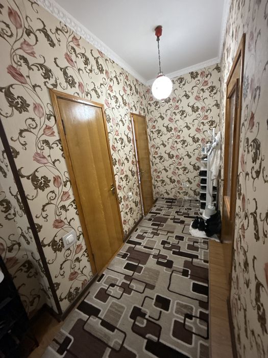 Эшик сотилади холати яхши снмаган ойнали эшик