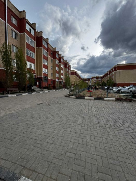 Продам  2х комн кв Батыс с ремонтом