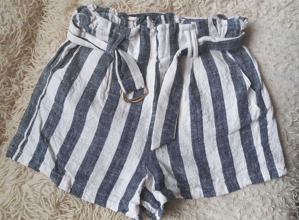 Дамски къси панталони Bershka