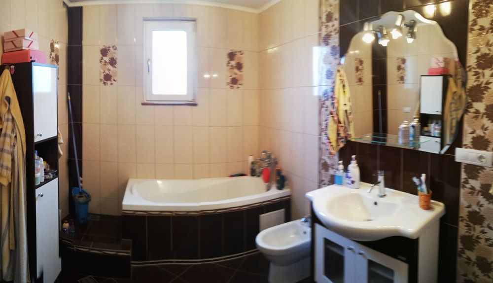 Mobilier+sanitare baie