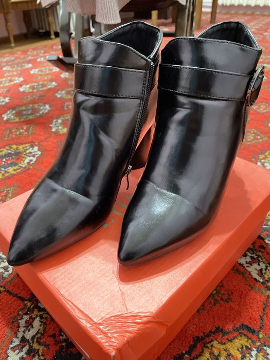 Женская обувь, сапок. Аёллар оёк кийими