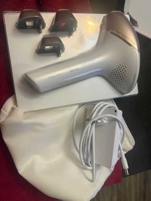 Фотоепилатор Philips lumea BRI95600