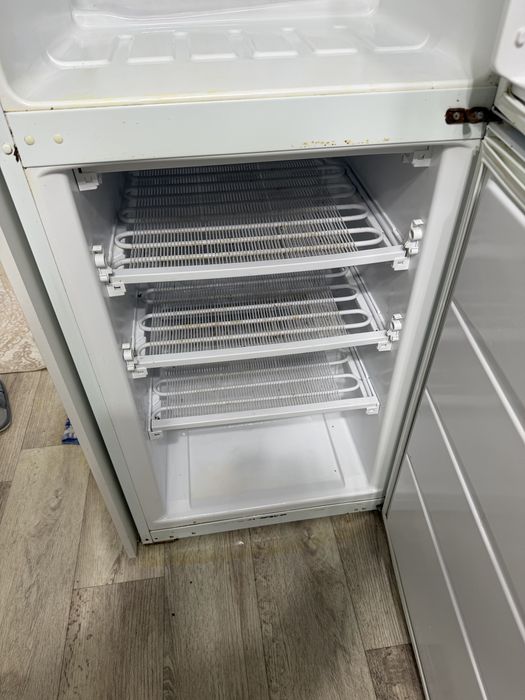 Продаю холодильник VESTEL