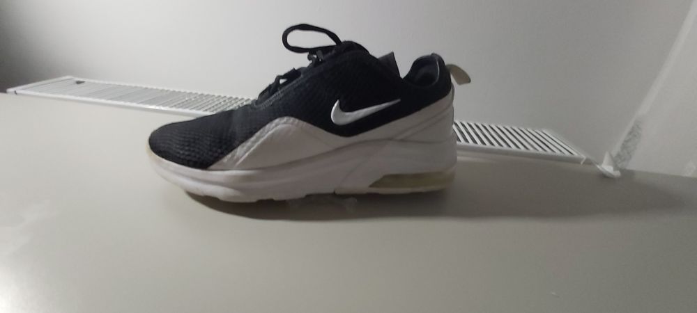 Adidasi nike mărimea 38