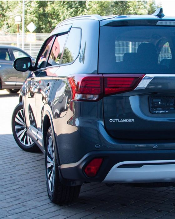 Mitsubishi outlander 2019 года