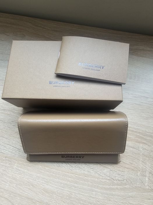 Дамски слънчеви очила burberry