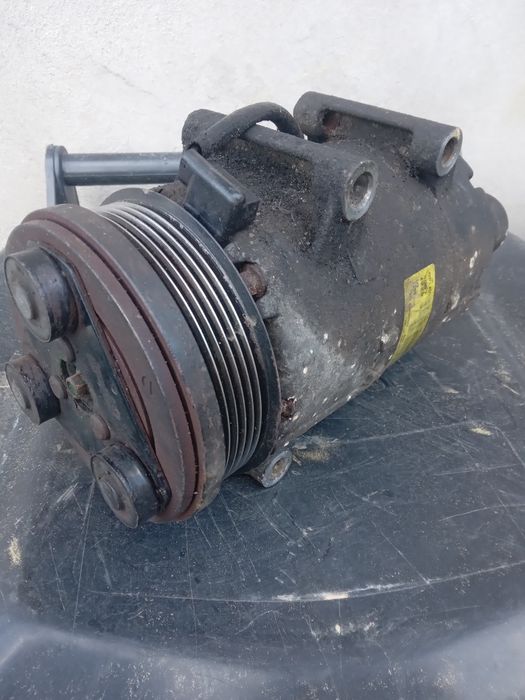 Vând compresor pentru climă