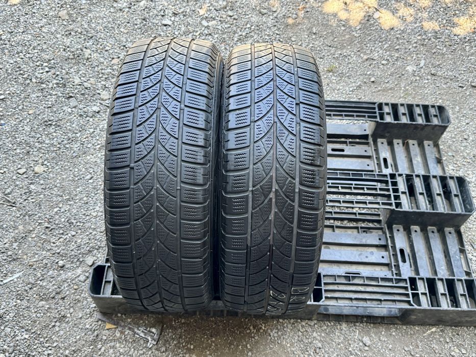 2бр.ЗИМНИ ГУМИ Bridgestone 215/65/16C DOT1524 за бус Sprinter,Crafter