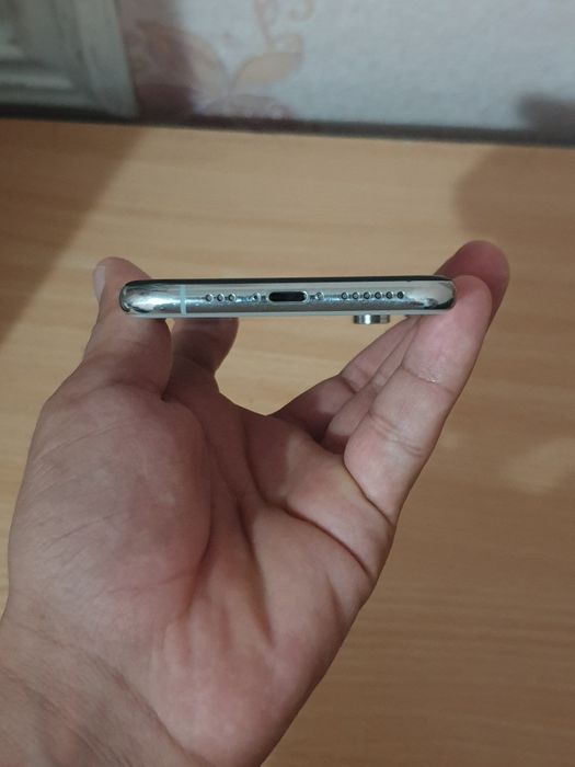 Iphone xs 64GB sotiladi