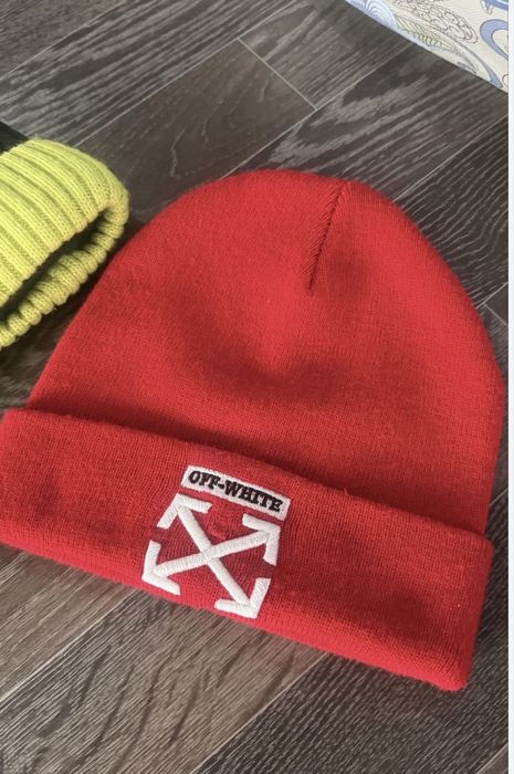 Продам новые шапки и снуды