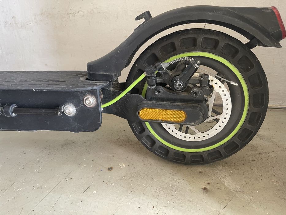 Vând trotineta eletrica Myria