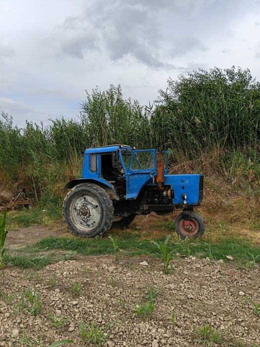 Belarus mtz80 sotiladi
