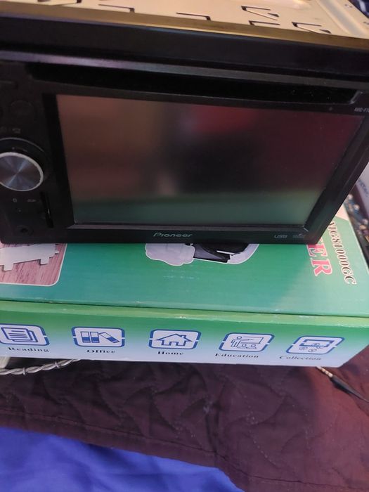 Radio cd  pioneer. Se vinde cum e in poze